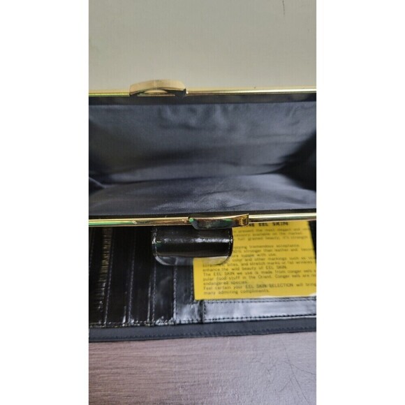 Vintage EEL Skin Wallet w/Checkbook slot and key holder, Kiss closure - Picture 10 of 11